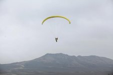 В Экстрим-клубе "ИРЕЛИ" начались практические занятия по полетам на параплане (фото)