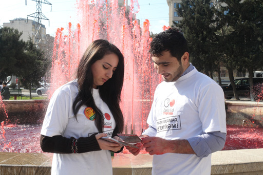 В Баку прошла креативная акция "Неделя лейкемии" (видео-фото)