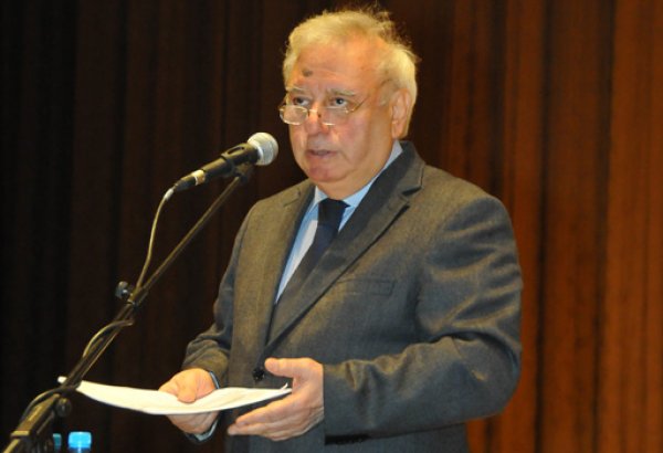 Во Дворце Гейдара Алиева почтили память жертв Ходжалинской трагедии (фото)