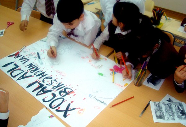 Ходжалинская трагедия в рисунках детей (фотосессия)