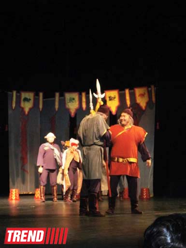 "Сказка белого месяца" калмыцкого театра - первый день весны в азербайджанском ТЮЗе (фото)