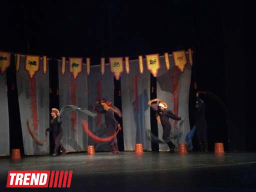 "Сказка белого месяца" калмыцкого театра - первый день весны в азербайджанском ТЮЗе (фото)