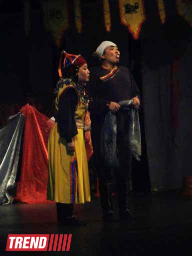 "Сказка белого месяца" калмыцкого театра - первый день весны в азербайджанском ТЮЗе (фото)