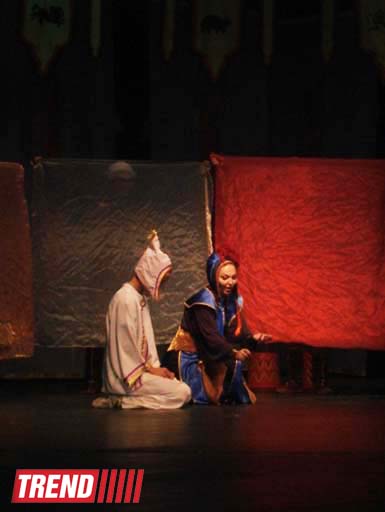 "Сказка белого месяца" калмыцкого театра - первый день весны в азербайджанском ТЮЗе (фото)