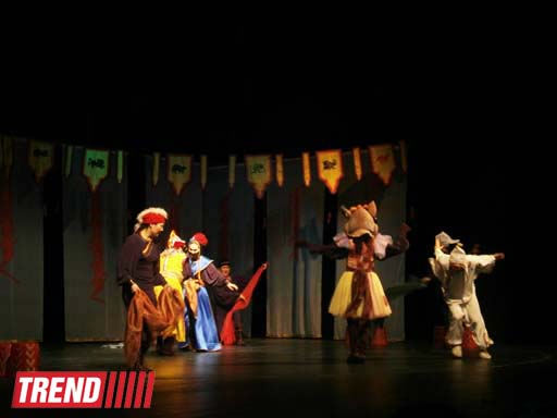 "Сказка белого месяца" калмыцкого театра - первый день весны в азербайджанском ТЮЗе (фото)