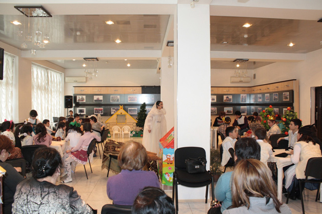 Для азербайджанских школьников организован интерактивный урок на тему "Любимые сказочные герои" (фото)