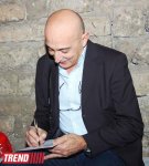 В Баку в галерее YAY состоялось открытие выставки Санана Алескерова "Прозрачность простоты" (фото)