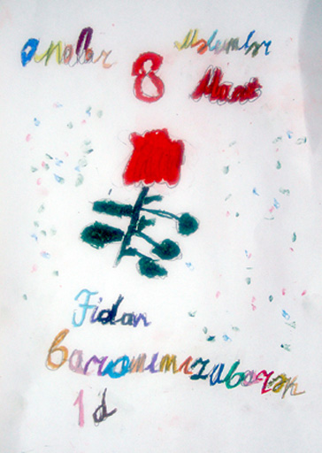 Бакинские школьники посвятили свои работы бабушкам, матерям и сестрам (фотосессия)