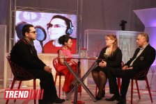 Кямаля Халилова и семья Мурада Садыха - в первой передаче проекта "Жизнь продолжается" (фото)