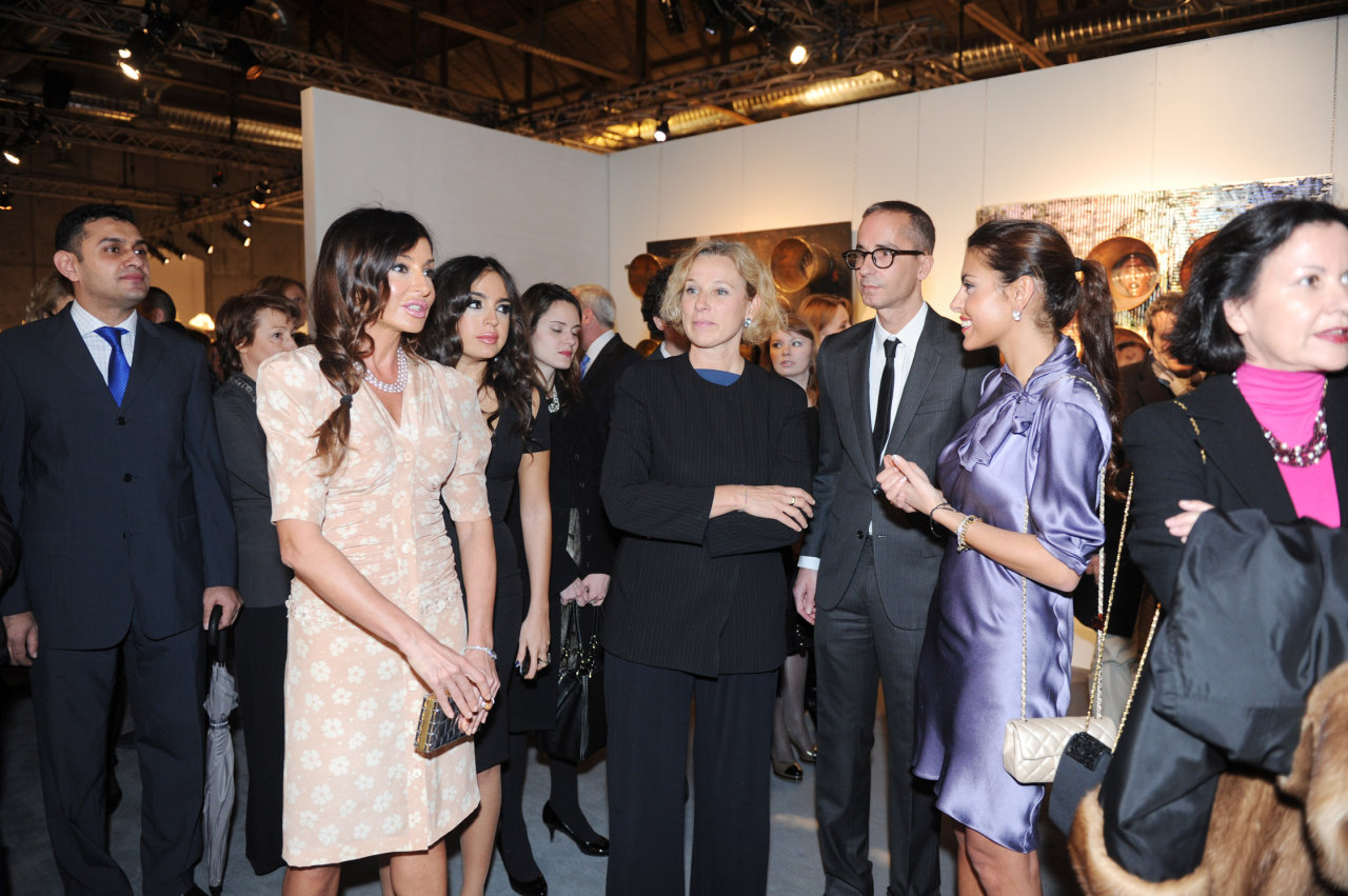 Первая леди Азербайджана приняла участие в выставке "Полет в Баку: Современное азербайджанское искусство" в Риме (ФОТО)