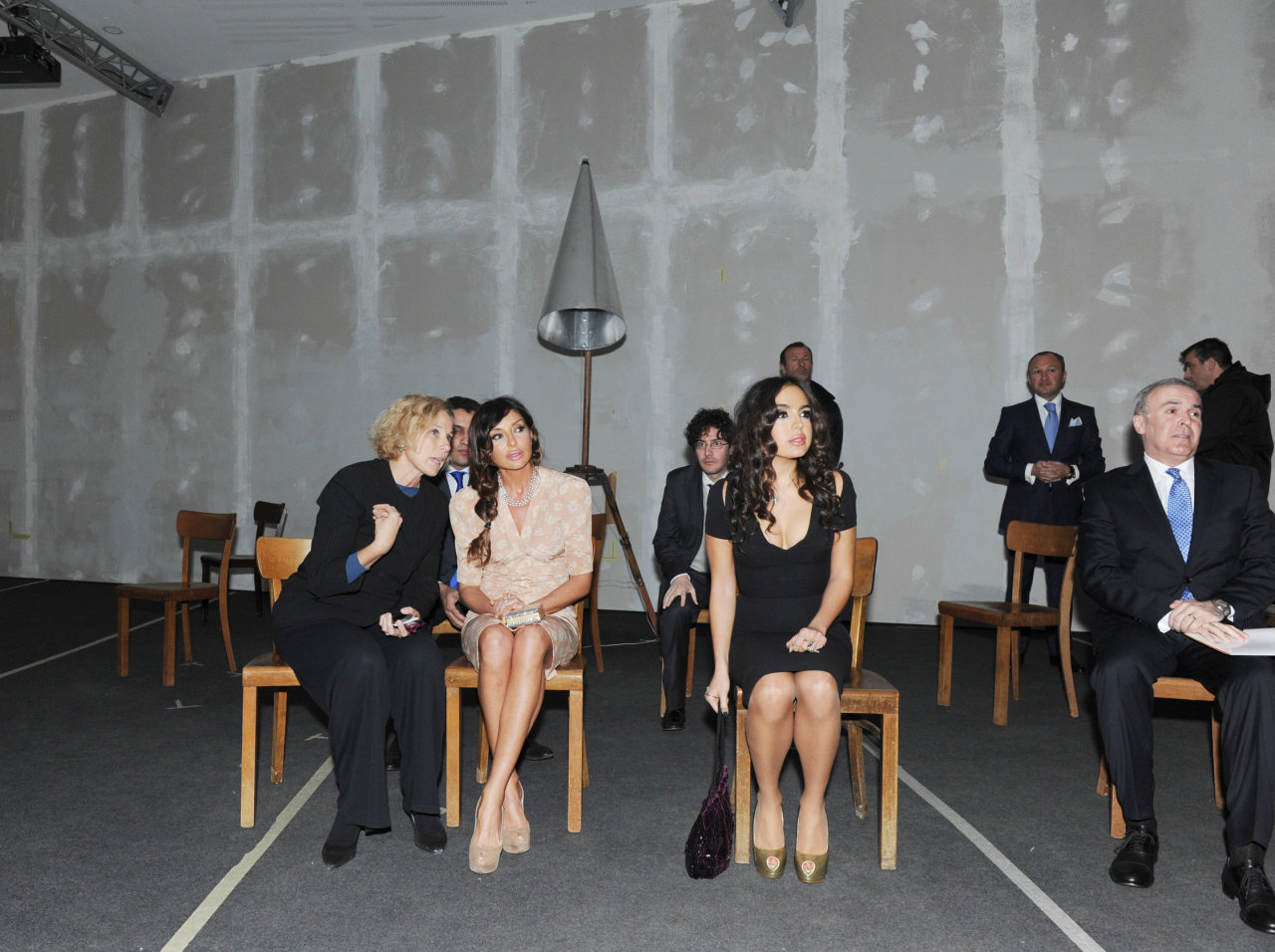 Первая леди Азербайджана приняла участие в выставке "Полет в Баку: Современное азербайджанское искусство" в Риме (ФОТО)