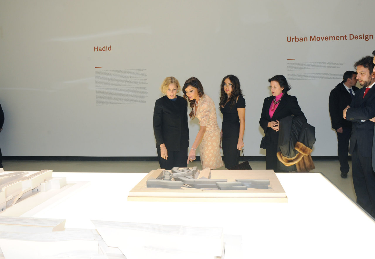 Первая леди Азербайджана приняла участие в выставке "Полет в Баку: Современное азербайджанское искусство" в Риме (ФОТО)