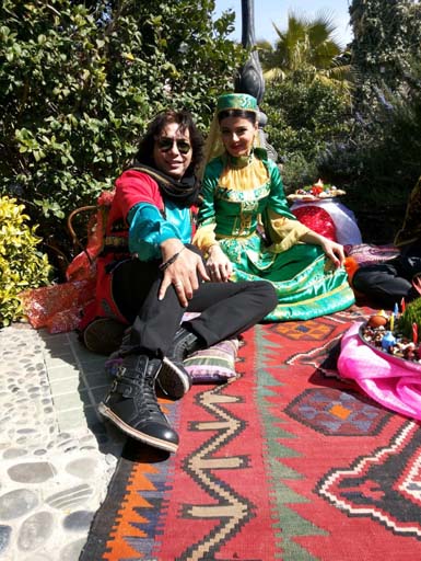 Телеведущие Lider TV  в азербайджанских национальных костюмах (фотосессия)