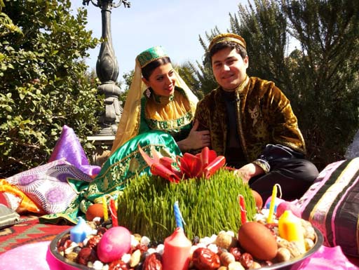 Телеведущие Lider TV  в азербайджанских национальных костюмах (фотосессия)