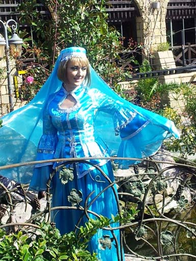 Телеведущие Lider TV  в азербайджанских национальных костюмах (фотосессия)