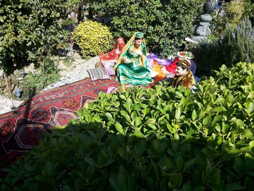 Телеведущие Lider TV  в азербайджанских национальных костюмах (фотосессия)