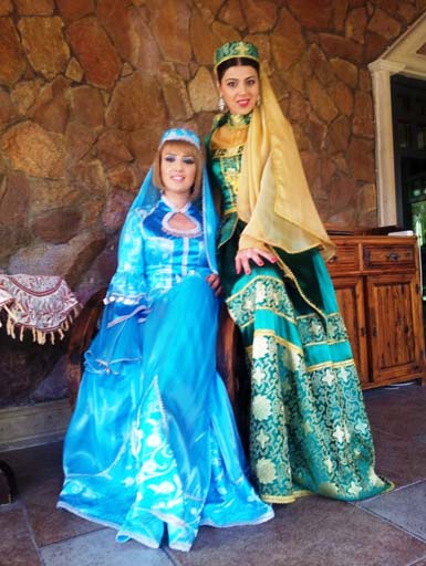 Телеведущие Lider TV  в азербайджанских национальных костюмах (фотосессия)