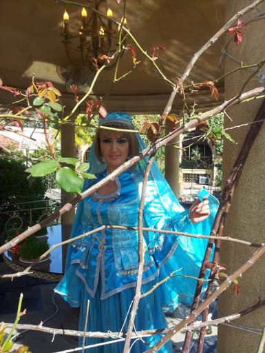 Телеведущие Lider TV  в азербайджанских национальных костюмах (фотосессия)