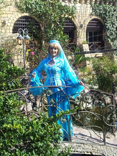 Телеведущие Lider TV  в азербайджанских национальных костюмах (фотосессия)