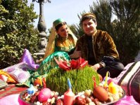 Телеведущие Lider TV  в азербайджанских национальных костюмах (фотосессия)