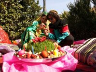 Телеведущие Lider TV  в азербайджанских национальных костюмах (фотосессия)