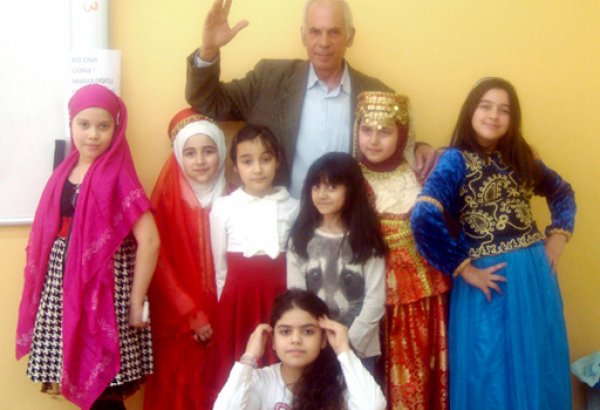 Сладкий праздник Новруз бакинских школьников (фотосессия)