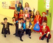 Сладкий праздник Новруз бакинских школьников (фотосессия)