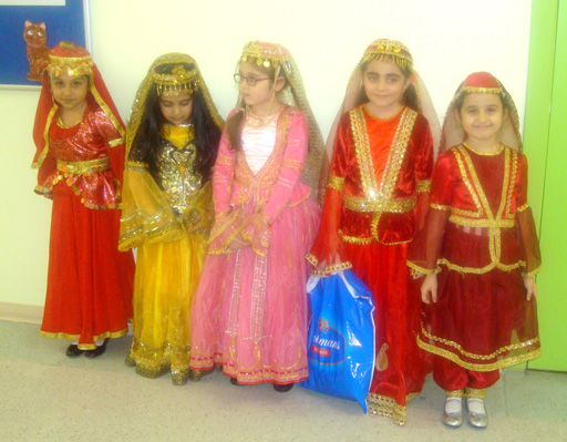 Сладкий праздник Новруз бакинских школьников (фотосессия)