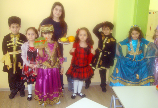 Сладкий праздник Новруз бакинских школьников (фотосессия)