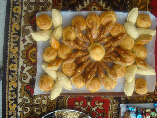 Сладкий праздник Новруз бакинских школьников (фотосессия)