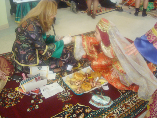 Сладкий праздник Новруз бакинских школьников (фотосессия)