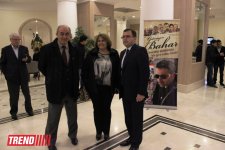 Турецкая суперзвезда Эмрах презентовал в Баку фильм "Ненаступившая весна" (фотосессия)