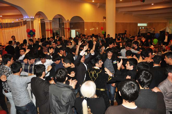 Алмаз Алескерова выступила с праздничным концертом на Кипре (фото)