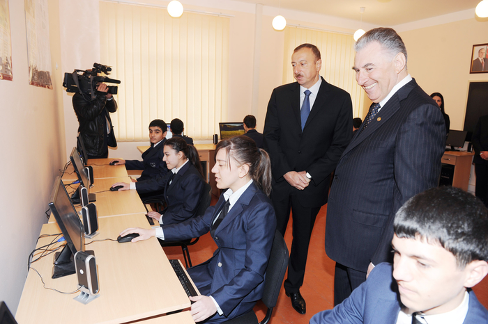 Президент Азербайджана принял участие в открытии в поселке Масазыр квартала для вынужденных переселенцев (ФОТО)