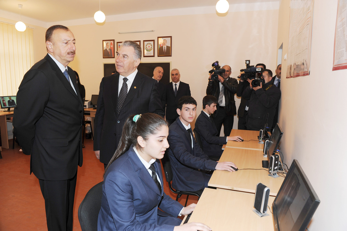 Президент Азербайджана принял участие в открытии в поселке Масазыр квартала для вынужденных переселенцев (ФОТО)