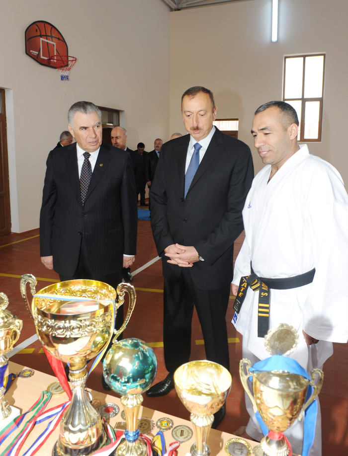 Президент Азербайджана принял участие в открытии в поселке Масазыр квартала для вынужденных переселенцев (ФОТО)