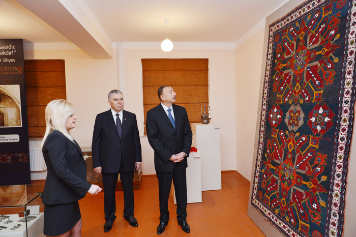 Президент Азербайджана принял участие в открытии в поселке Масазыр квартала для вынужденных переселенцев (ФОТО)