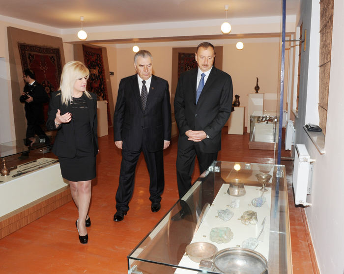 Президент Азербайджана принял участие в открытии в поселке Масазыр квартала для вынужденных переселенцев (ФОТО)