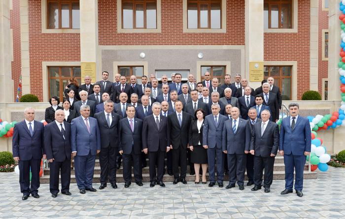 Президент Азербайджана принял участие в открытии в поселке Масазыр квартала для вынужденных переселенцев (ФОТО)