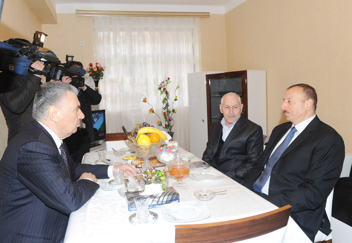 Президент Азербайджана принял участие в открытии в поселке Масазыр квартала для вынужденных переселенцев (ФОТО)