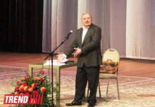 В Баку состоялся вечер юмора и сатиры "120 минут Жванецкого" (фотосессия)