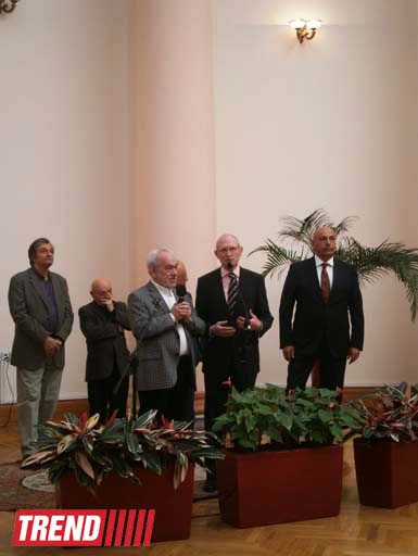 В Баку открылась выставка художника Ибрагима Ахрари (фотосессия)