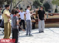 Знаменитый паркурист из Великобритании Райан Дойл дал мастер-класс в Баку (фотосессия)