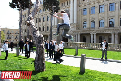 Знаменитый паркурист из Великобритании Райан Дойл дал мастер-класс в Баку (фотосессия)
