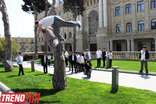 Знаменитый паркурист из Великобритании Райан Дойл дал мастер-класс в Баку (фотосессия)