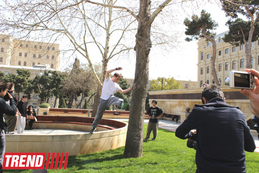 Знаменитый паркурист из Великобритании Райан Дойл дал мастер-класс в Баку (фотосессия)