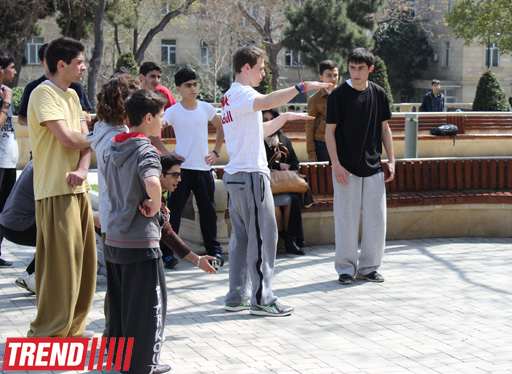 Знаменитый паркурист из Великобритании Райан Дойл дал мастер-класс в Баку (фотосессия)