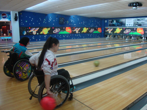 Определены первые чемпионы Азербайджана по боулингу среди инвалидов (фото)
