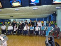 Определены первые чемпионы Азербайджана по боулингу среди инвалидов (фото)