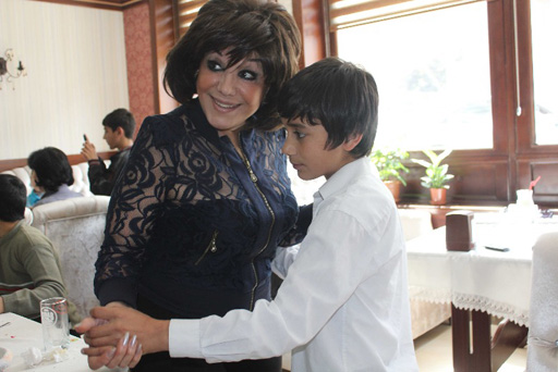 Азербайджанские певцы провели благотворительную акцию "Мы вместе"  для воспитанников детского дома (фото)